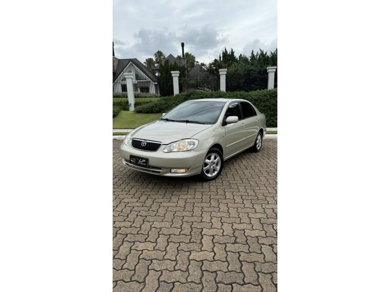TOYOTA - COROLLA - 2004/2004 - Dourada - R$ 36.900,00