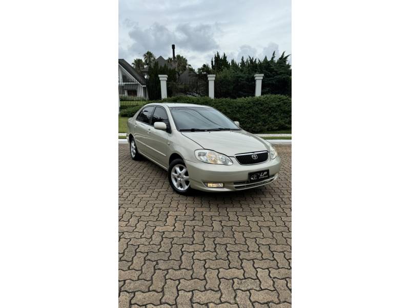 TOYOTA - COROLLA - 2004/2004 - Dourada - R$ 36.900,00