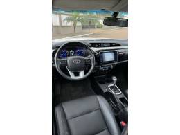 TOYOTA - HILUX - 2017/2017 - Branca - R$ 174.900,00