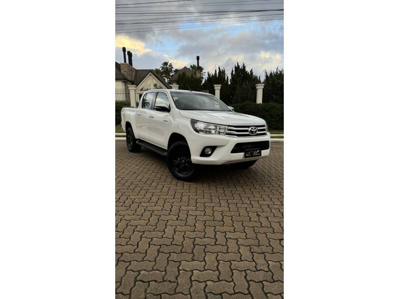 TOYOTA - HILUX - 2017/2017 - Branca - R$ 174.900,00