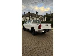 TOYOTA - HILUX - 2017/2017 - Branca - R$ 174.900,00