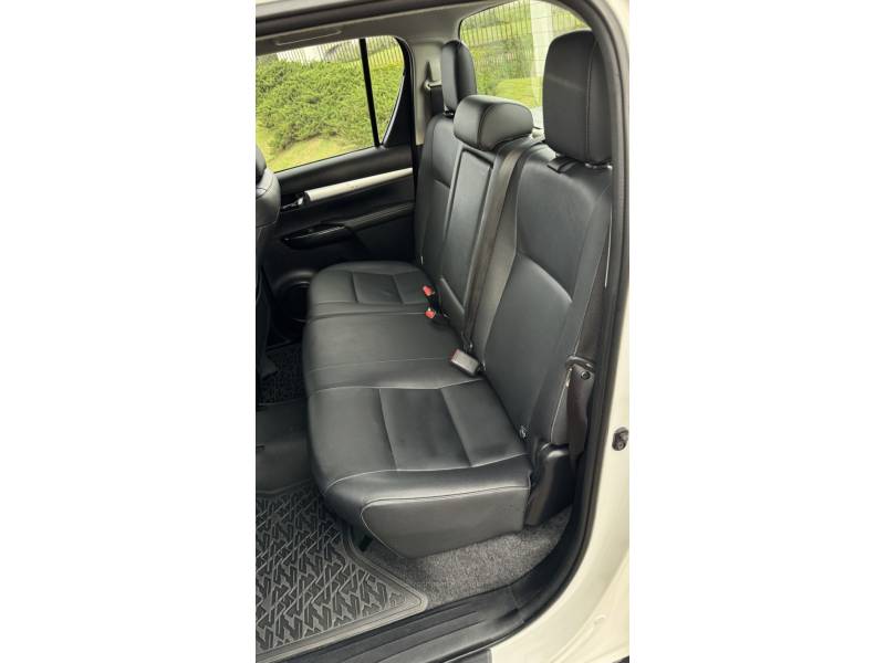 TOYOTA - HILUX - 2017/2017 - Branca - R$ 174.900,00