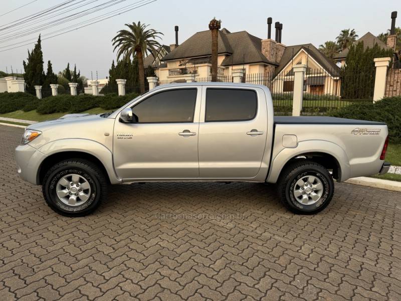 TOYOTA - HILUX - 2008/2008 - Prata - R$ 103.900,00