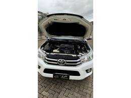 TOYOTA - HILUX - 2017/2017 - Branca - R$ 174.900,00