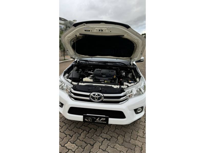 TOYOTA - HILUX - 2017/2017 - Branca - R$ 174.900,00