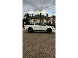TOYOTA - HILUX - 2017/2017 - Branca - R$ 174.900,00