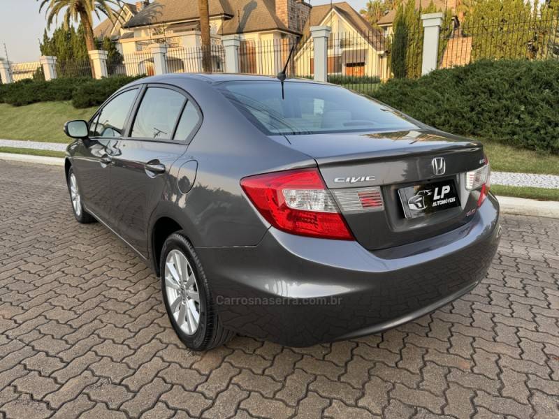 HONDA - CIVIC - 2013/2014 - Cinza - R$ 66.900,00